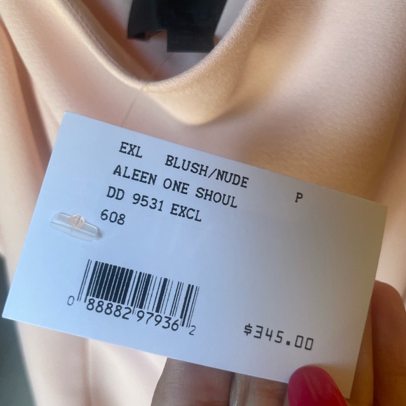 Blush nude dress - Picture 2 of 2